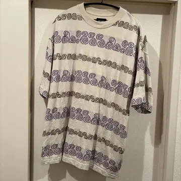 BEAMS 소용돌이 무늬 티셔츠 S 사이즈