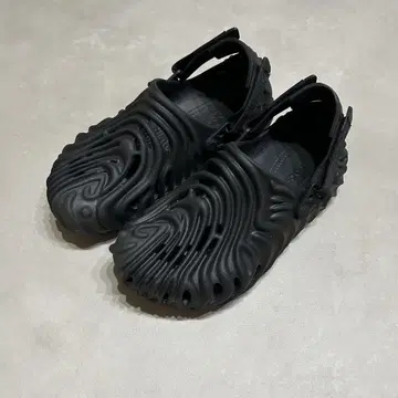 Salehe Bembury x Crocs Sasquatch 블랙
