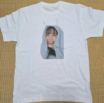 이케타 히로에 화이트 티셔츠