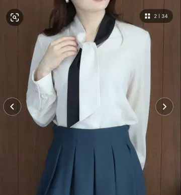TRUDEA 비대칭 배색 보타이 블라우스