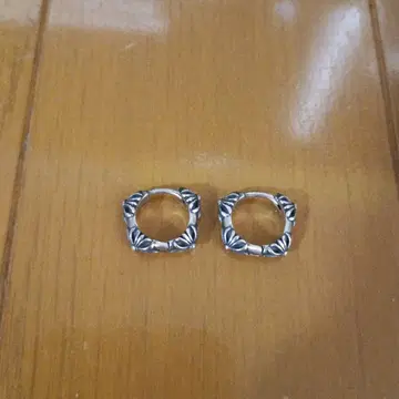 실버 후프 귀걸이 장식 디자인