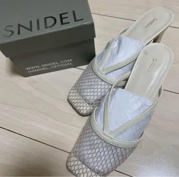 SNIDEL 스나이델 스퀘어 메쉬 사보 화이트