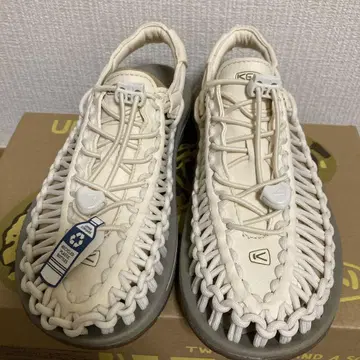 KEEN 유니크 샌들 화이트 24.5cm 새상품