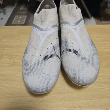 Mizuno 화이트 축구화 스파이크