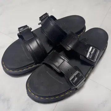 Dr.Martens 닥터마틴 샤크 밑창 샌들