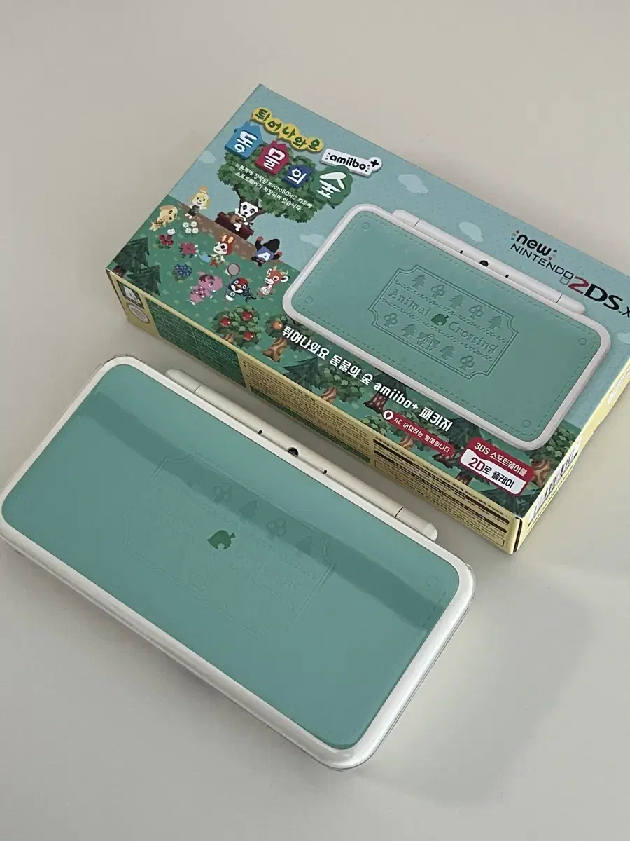 Nintendo 2DS Animal Crossing Edition Full Box