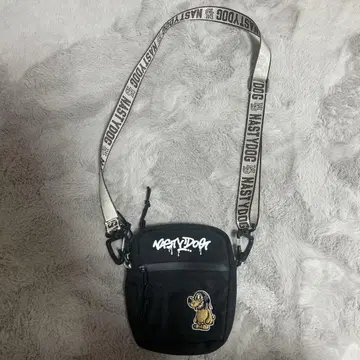Nasty Dog 숄더백 블랙