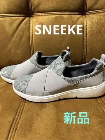 새상품 SNEEKE 스니크 바이 엔챈티드 레이스 슬립온