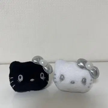 USJ 키티 플러시 반지 화이트 블랙