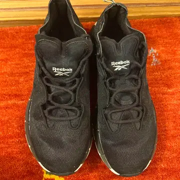 리복 블랙 스니커즈 지쿠키네티카 2