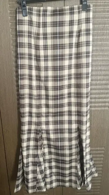 체크 무늬 롱 스커트