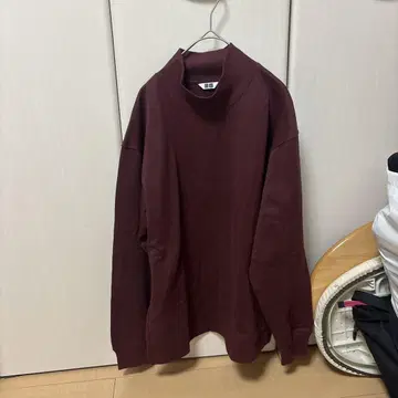 버건디 하이넥 긴팔 티셔츠