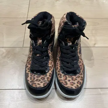 레오파드 무늬 하이컷 스니커즈 23cm