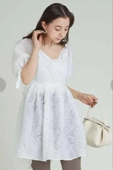 스나이델 시어 자카드 튜닉 화이트 흰색