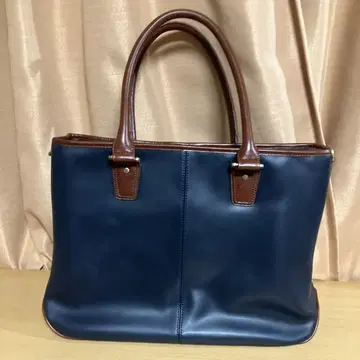 네이비 천연 가죽 토트백