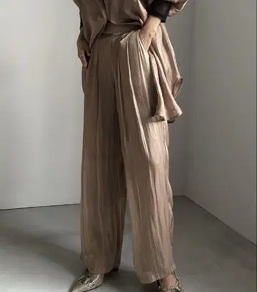 아메리빈티지 GLOSSY TUCK PANTS