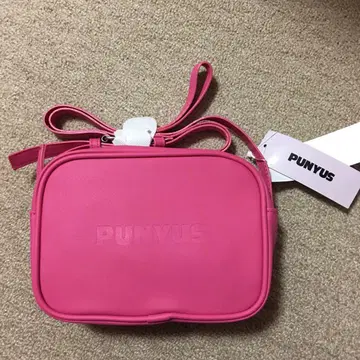 미사용 새상품급 PUNYUS 푸뉴즈 로고 카메라백