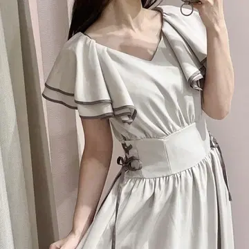 Anmille 안미르 바이컬러 프릴 원피스