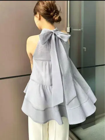 LILYBROWN 아메스리티어드 블라우스