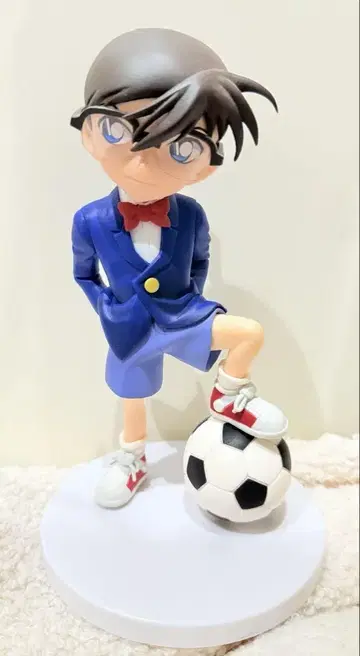 명탐정 코난 프리미엄 피규어 with 축구공