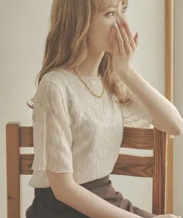 새상품 AmbreNeige 시어 웨이브 탑 아이보리
