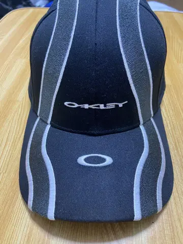 Oakley 웨이브 캡 L/XL 블랙