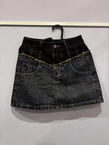 데님 블랙 미니 스커트 앞면 포켓 부착