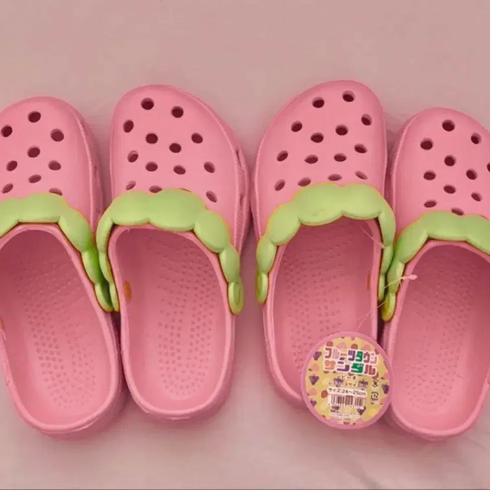 CROCS 크록스 Japanese Vintage Strawberry Crocs, a Must-Have Item