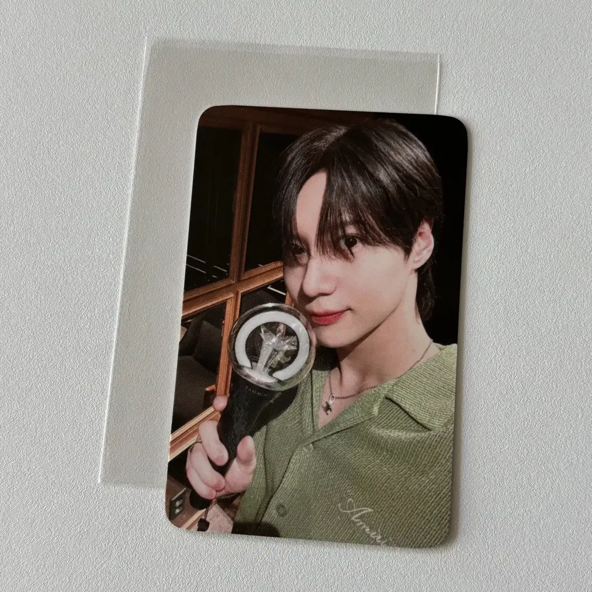 Shinee Taemin with muu lightstick Adoroble poca