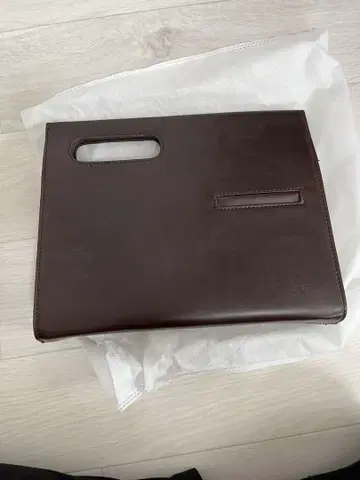 브라운 핸들 클러치 백