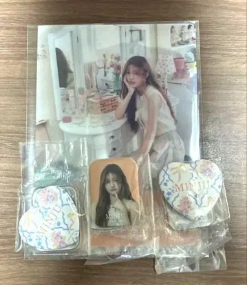ILLIT 에니마이 복권 캔 배지 클리어 파일 MINJU 민주 4종