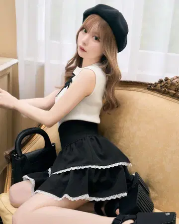 미셸 마카롱 치비 프릴 바이컬러 슬림 레그 스커트