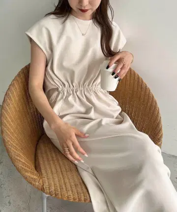 카프리슈 레마쥬 드로스트 민소매 원피스 PS 아이보리