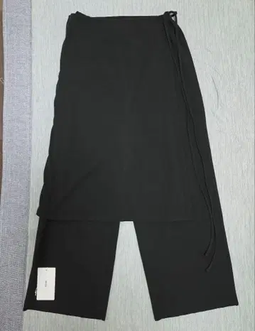 택 포함 anuke 레이어드 컷 팬츠 블랙 38 사이즈