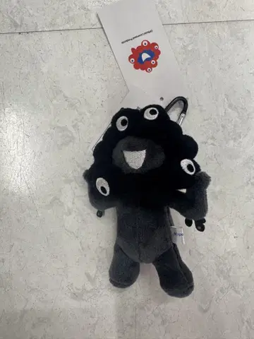 오사카 엑스포 블랙 미야쿠미야쿠 카라비너 키링 블랙 스탠딩