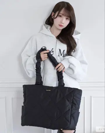 Rosemuse 로제뮤즈 새틴 퀼팅 빅 토트