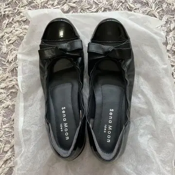 새상품 Sena Moon 블랙 플랫 슈즈 245