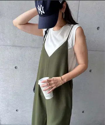 올리브 V넥 와이드 레그 살로펫