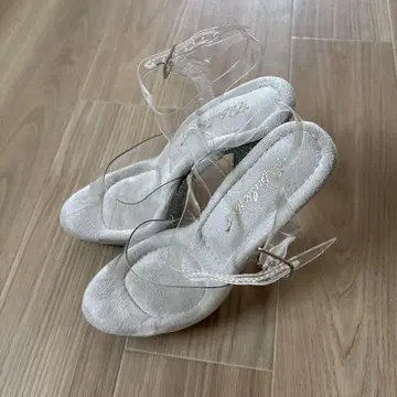 새상품급 APF 대회용 힐 22.5cm