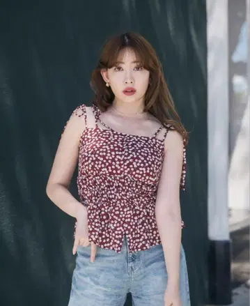 Cherry Pattern Strap Top herlipto S 사이즈