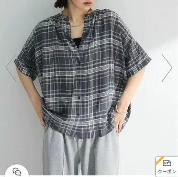 모듬 무늬의 산뜻한 레이온 블라우스/블랙
