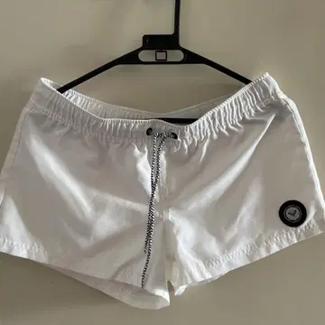 록시 화이트 숏팬츠