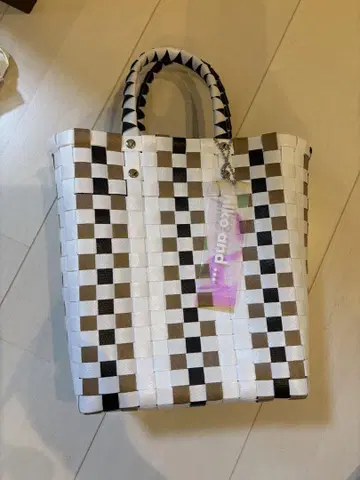 체크 무늬 토트백