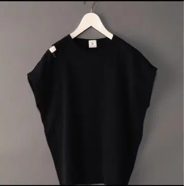 미사용 roku SHOULDER SLIT KNIT PULLOVER
