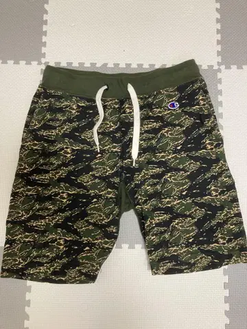 Champion Reverse Weave 카모플라쥬 숏 팬츠 S