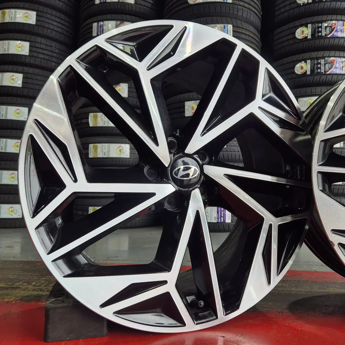 IONIQ 6 20-inch Genuine Used Wheel Set