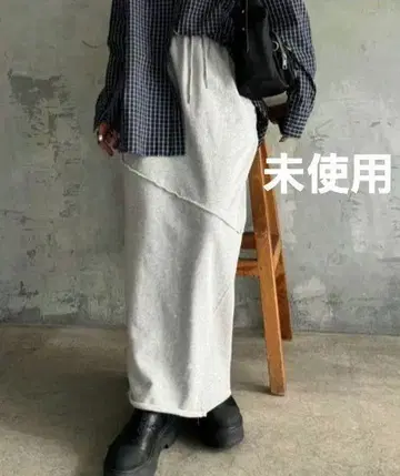 미사용 지나시스 절개 컷 내로우 스커트 그레이
