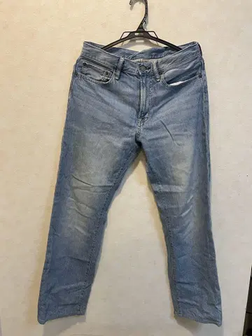 라이트 블루 스트레이트 데님 팬츠