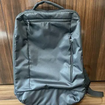 무인양품 어깨의 부담을 덜어주는 발수 비즈니스 백팩