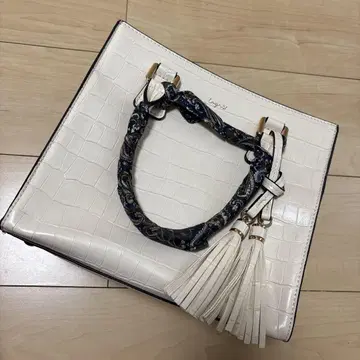 화이트 크로커다일 스타일 핸드백